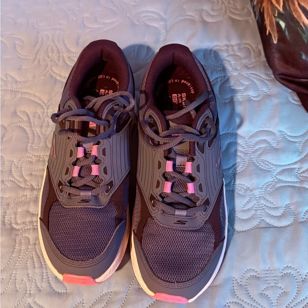 Only worn twice ~ Skechers Womens Go Run Consistent 2.0 Advantage Shoes!! 😎🙌🏻 - Picture 4 of 6